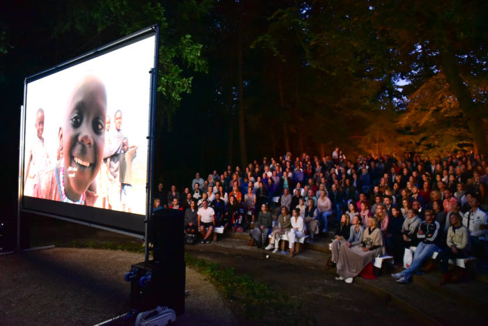 DOWN to EARTH Zonheuvel SBI Formaat Openluchttheater