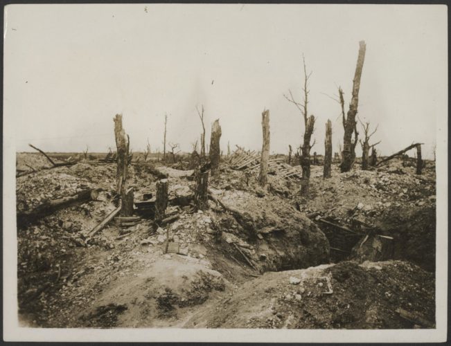 Loopgraven in Ovillers, Frankrijk.jpg