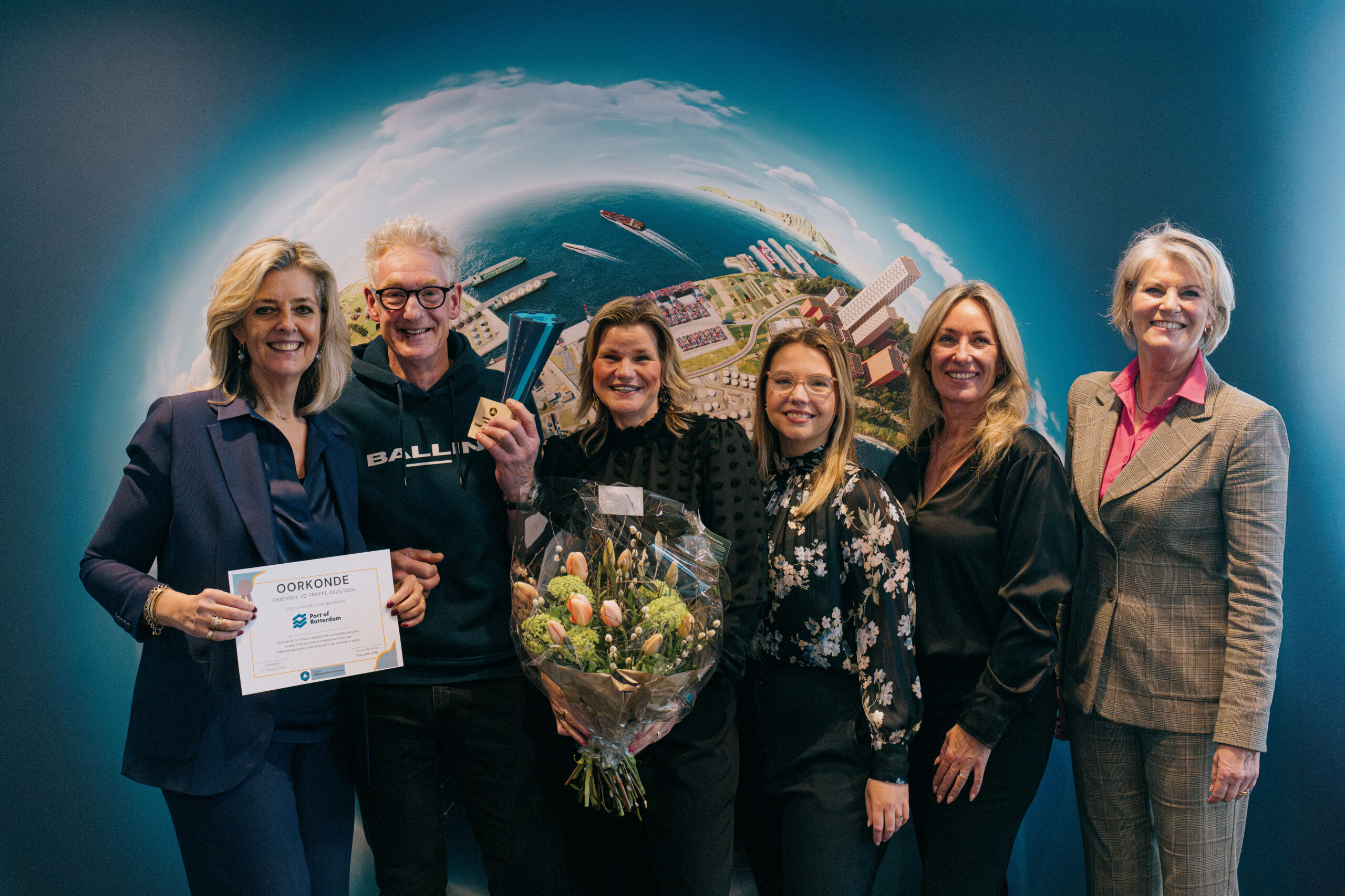 Driehoek 3D Trofee Havenbedrijf Rotterdam